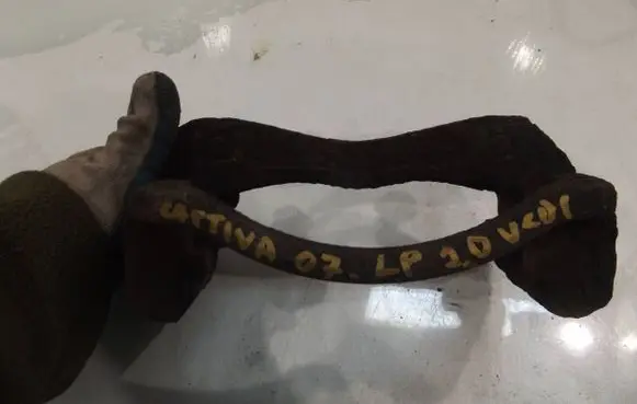 Chevrolet Captiva Front Brake Caliper Pad/Carrier 