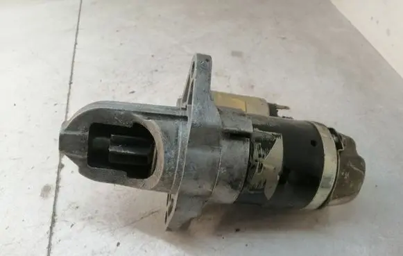 Subaru Impreza II Starter motor 23300AA450 M000T30471