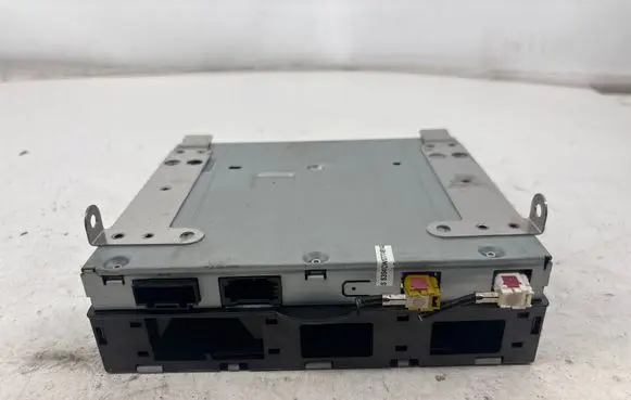 Audi A4 S4 B8 8K Sound amplifier 4F0035541L 4E0910541Q