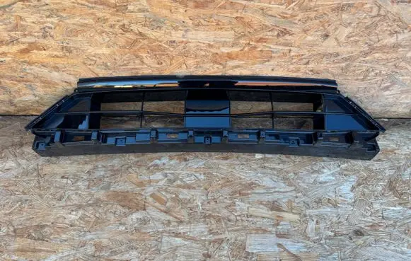 Ford Kuga III Front bumper lower grill LV4B17K945S LV4B17E810S