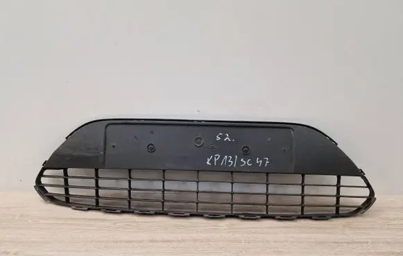 Ford Focus Front bumper lower grill 8M51-17B968-BE