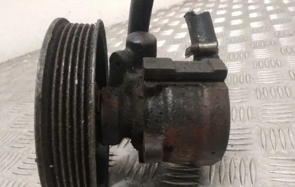 Opel Astra F Power steering pump 90409232