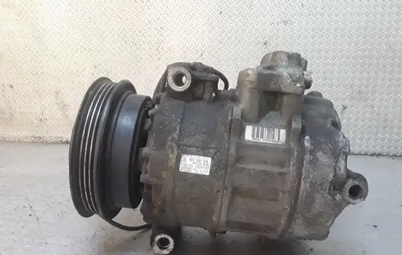 Volkswagen PASSAT B5.5 Air conditioning (A/C) compressor (pump) 8D0260808