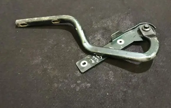 Chrysler Voyager Tailgate/trunk/boot hinge 4716450l
