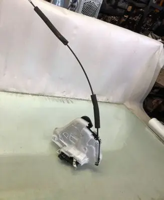 Nissan Juke II F16 Front door lock C33515v90