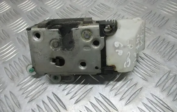 Alfa Romeo 147 Front door lock
