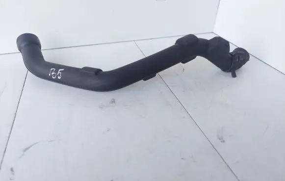 Volkswagen PASSAT B5 Breather hose/pipe 028103493AG