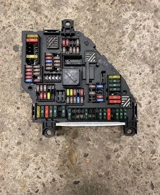 BMW 5 F10 F11 Fuse module 9264923 417033452