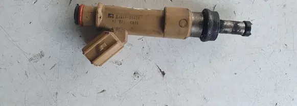 Lexus CT 200H Fuel injector