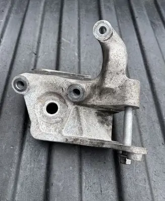 Volvo S90, V90 Engine mounting bracket 31430490