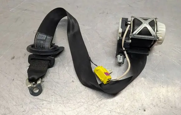 Volkswagen PASSAT B6 Front seatbelt 3C1857706F 33046824
