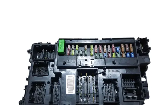 Ford Mondeo MK V Fuse module FU5T15604BAJ 14255000853