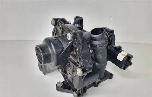 Audi A4 S4 B8 8K Thermostat 06L121111E