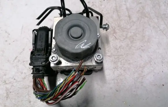Mercedes-Benz B W246 W242 ABS Pump A0004312300