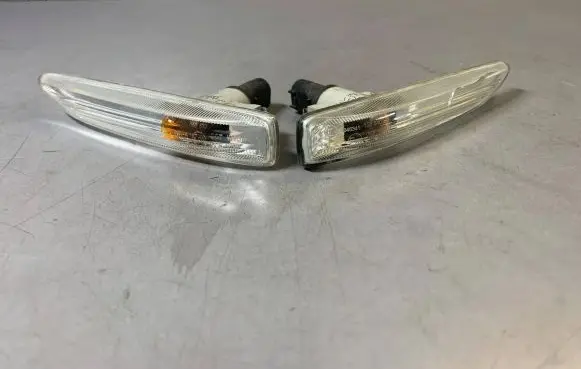 BMW 7 E65 E66 Front fender indicator light 7164757 7164758 63137164757