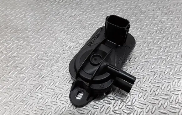 Jaguar XF X250 Exhaust gas pressure sensor 3M5A5L200AB