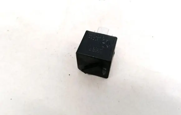 BMW 5 E60 E61 Other relay 61366901469 v23136-j6-x48