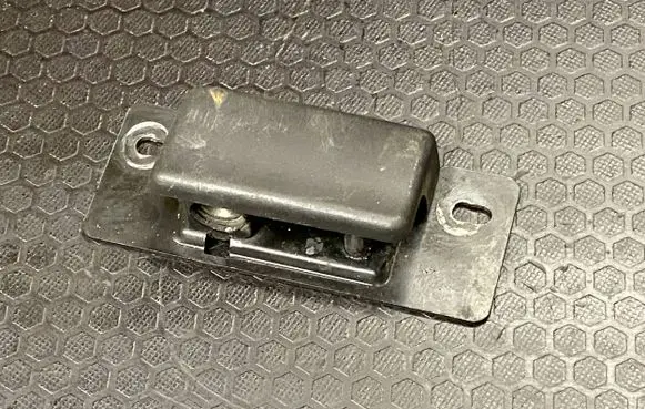 Opel Vivaro Loading door lock loop/hook striker 8200006253 91166044 C1198008008