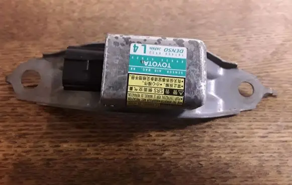 Toyota Prius (XW20) Airbag deployment crash/impact sensor 8983447020 1879000922