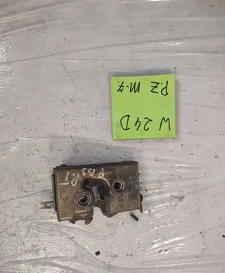 Volkswagen PASSAT B3 Engine bonnet/hood lock/catch 357823516B