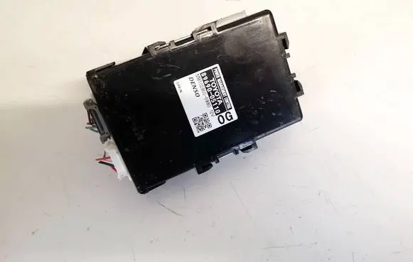 Toyota Avensis T270 Other control units/modules 8969005110