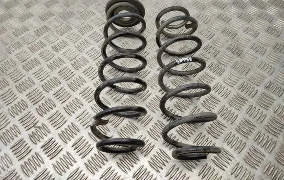 Volkswagen Golf VII Rear coil spring