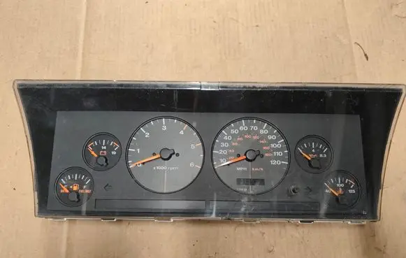 Speedometer (instrument cluster)