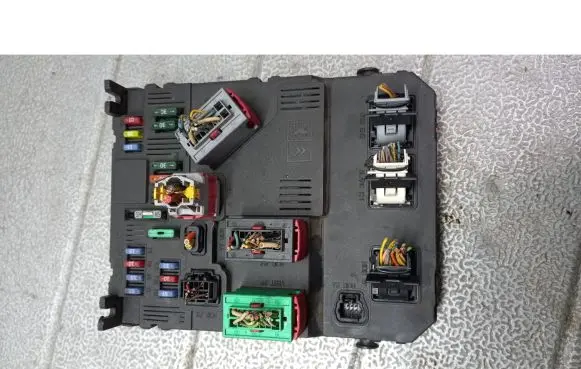 Peugeot 206 CC Central body control module