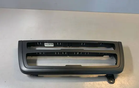 Radio/GPS head unit trim