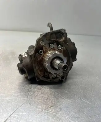 Nissan X-Trail T30 Fuel injection high pressure pump 2940000470
