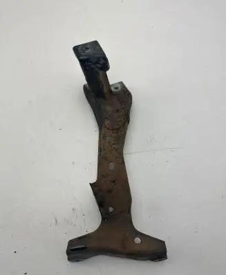 Audi A3 S3 8V Fender mounting bracket 8V0821167A