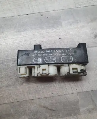 Volkswagen Multivan T4 Coolant fan relay 701919506A 898726000