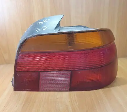 BMW 5 E39 Rear/tail lights 8358032 2VP00724002