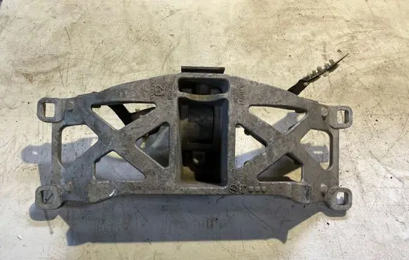 Jaguar XJ X351 Gearbox mounting bracket 5W935060AB