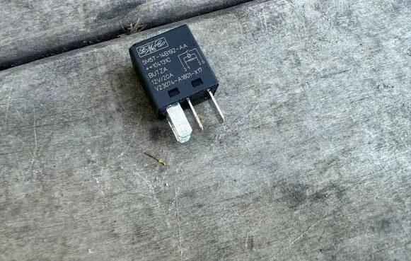 Jaguar XF Other relay 5M5T14B192AA V23074A1801X17