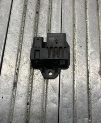 BMW 3 F30 F35 F31 Glow plug pre-heat relay 8570087 120921 0522120103