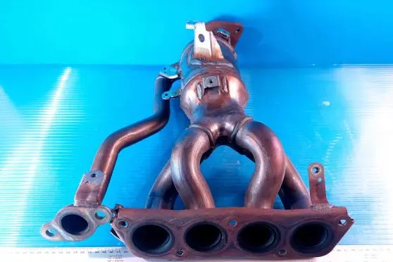 Toyota Sienna XL40 IV Exhaust manifold