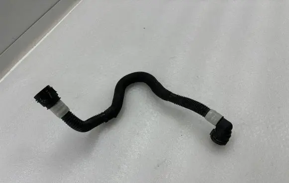 Tesla Model 3 Engine coolant pipe/hose 107759400C