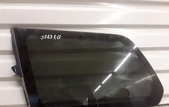 Mitsubishi Endeavor Rear side window