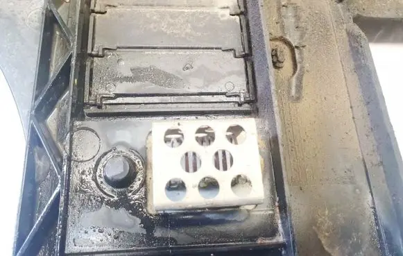 Peugeot 607 Coolant fan relay 