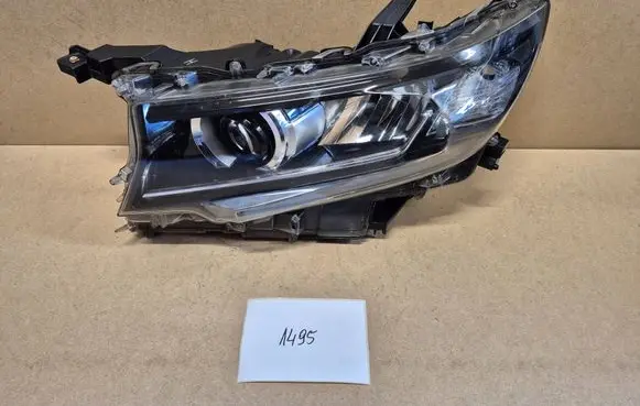 Toyota Land Cruiser J300 Headlight/headlamp 