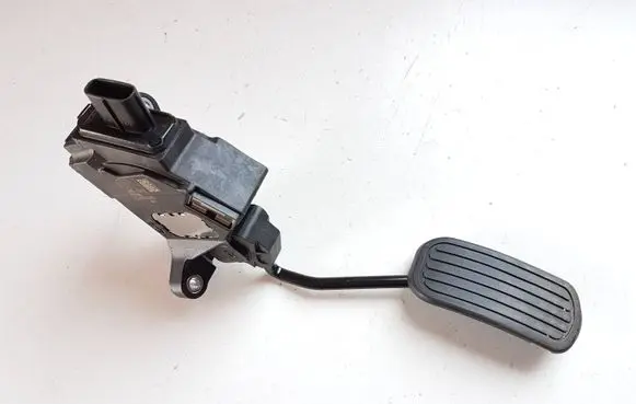 Toyota Prius (XW50) Accelerator throttle pedal 781100W110 17451992490