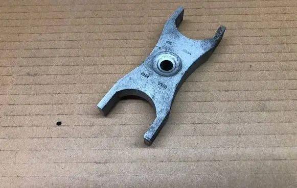Skoda Yeti (5L) Fuel Injector clamp holder 03L216A V150