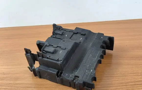 Peugeot 308 Fuse box cover 9802095580