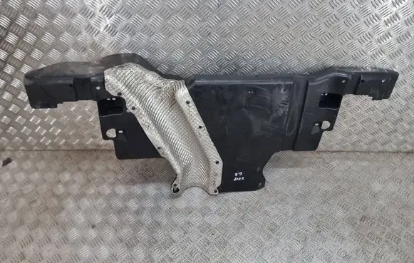Center/middle under tray cover