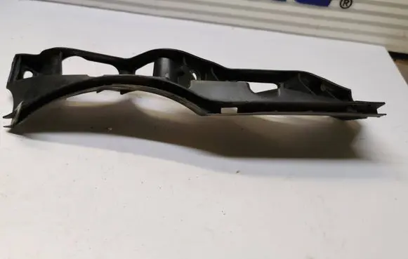 Volkswagen PASSAT B6 Front bumper mounting bracket 3C0807889