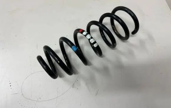 Mercedes-Benz C W205 Rear coil spring
