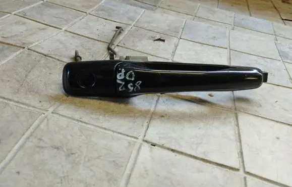 Mitsubishi Grandis Front door exterior handle