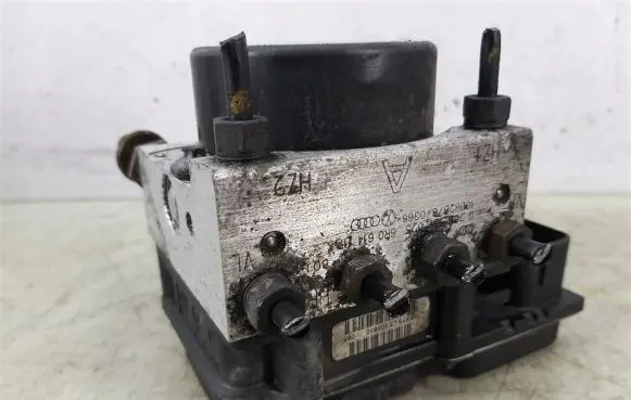 Skoda Fabia Mk2 (5J) ABS Pump 6R0614117K