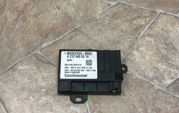Mercedes-Benz E W212 Fuel injection pump control unit/module A2124400314